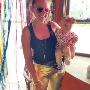 Meet your Posher, Adrienne